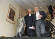 نشست انتخاباتی محمدرضا عارف و همسرش!