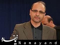 یک روز از استیضاح شهردار اصفهان نگذشته بدلیل روابط سیاسی شهردار قم شد، این دهنکجی به افکار عمومی است احمد بخشایش