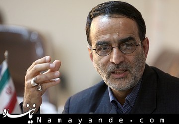 جناب روحانی از اصول و آرمانها عبور نکنید/مردم گلیم را از زیر پایتان میکشند کریمی قدوسی