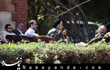 اصلاح طلبان با بحران "رهبری" مواجه اند ؟  / خاتمی مرد پرداخت هزینه نیست... خاتمی