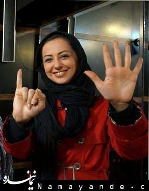 عکس/ ذوق زدگی خانم بازیگر از دیدن شتر! نفیسه روشن