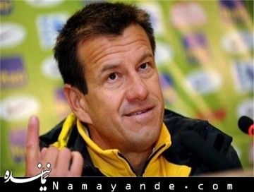 دونگا: نیمار بهتر است روی فوتبالش تمرکز کند کارلوس دونگا