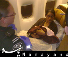 زایمان یک زن هندی در هواپیما + عکس زایمان
