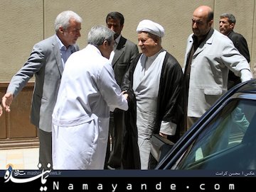 استقبال هاشمی رفسنجانی از فرد هتاک+عکس  هاشمی