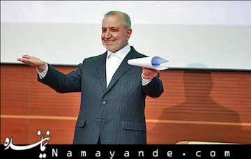 جاسبی در خیابان شریعتی تاریخ دانشگاه آزاد را می نویسد جاسبی