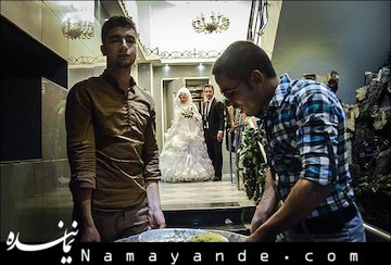 پولهای سرگردان در زمینه اشتغال جوانان صرف شود   شروع زندگی مشترک برای جوانان از نقاط عطف زندگی محسوب میشود. «با اجازه پدر و مادرم؛ بله!» این جمله را بارها و بارها سر سفرههای عقد شنیدهایم. تعدادی از جوانان در شرف ازدواج ِ کشور، مراسم جشن عروسی خ