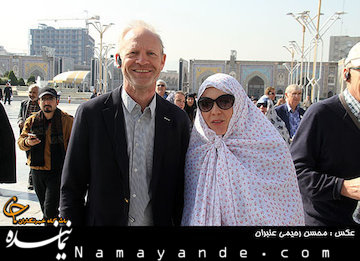 گردشگران خارجی ایران پیر شدهاند!/ جوانان مشتری تورهای ماجراجویانه گردشگران خارجی در حرم امام رضا(ع)