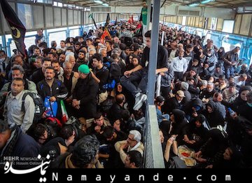 تجمع زائران اربعین در مرز شلمچه