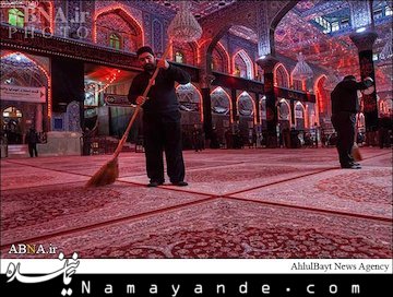  غبارروبی حرم امام حسین(ع) 