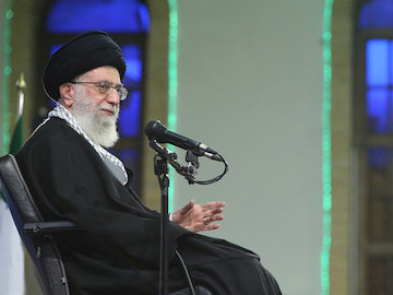 نه آن تشیّعی که ارتباط به امآیشش انگلیس داشته باشد شیعه است، نه آن تسنّنی که مزدور سیآیای آمریکا باشد سنّی است؛ هر دو ضدّ اسلامند مقام معظم رهبری431