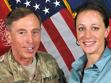 پلیس فدرال و وزارت دادگستری آمریکا: دیوید پترائوس را محاکمه کنید  دیوید پترائوس