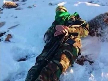 دستِ یخ زده یک مدافع حرم + تصاویر مدافعان حرم