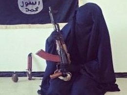 نفوذ خبرنگار زن فرانسوی به داعش+عکس زن داعشی