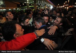 ایرانی ها به دنبال خودروی کی روش!+عکس بازگشت تیم ملی فوتبال به ایران