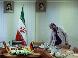 دلیل گستاخی میهمانان خارجی در یکسال و نیم اخیر چیست؟ کلودیا روث431