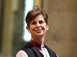 نخستین کشیش زن منصوب شد!+تصاویر کشیش زن