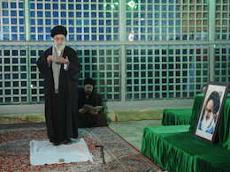 رهبر معظم انقلاب اسلامی در مرقد مطهر امام راحل و گلزار شهدای بهشت زهرا حضور يافتند رهبر انقلاب