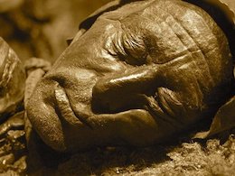 کشف ۲۰۰ جسد زیر یک سوپرمارکت!+عکس جسدی که بعد از 2300 سال سالم کشف شد