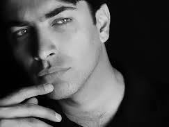 شباهت عجیببازیکن پرسپولیس به پارسا پیروزفر پارسا پیروزفر 43