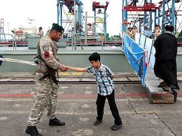 تمرین تیراندازی شبانه ناوهای ایرانی+عکس ناوگروه ایران 43