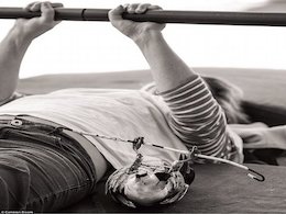 کلاغی که در اینستاگرام بیش از 3000 فالوئر دارد! +عکس کلاغ مشهور/431