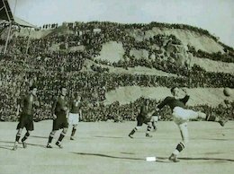 تیم فوتبال بارسلونا و استادیوم نیوکمپ در سال ۱۹۰۹