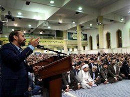 عکس جالب مداح مشهور در پیادهروی اربعین   مداحی ولایی حاج احمد واعظی