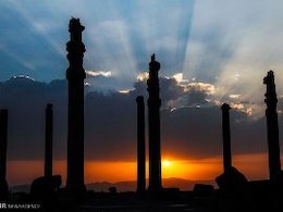 تخت جمشید گواهینامه برتر گردشگری سال ۲۰۱۴ را از آن خود کرد تخت جمشید43