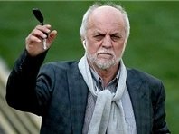 خوردبین: آن خواننده زیرزمینی هر شب با پیام است  خوردبین 43