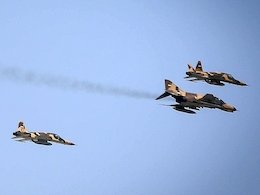 پرواز جنگنده ۲ کابین در آسمان تهران+تصویر جنگنده صاعقه