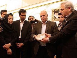 ۱۰۸ شیء تاریخی چغامیش به مسئولان ایران تحویل داده شد شی تاریخی