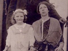 زندگی زنی عجیب با چهار پا !! +عکس زن عجیب