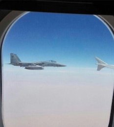 روایت خلبان ایرانی از تلاش جنگندههای سعودی برای عدم فرود هواپیمای امداد و بمباران فرودگاه + تصاویر  بمباران فرودگاه