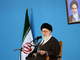 کلید حل مشکلات اقتصادی در لوزان و ژنو و نیویورک نیست، در داخل کشور است رهبر انقلاب