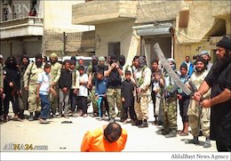 گردن زدن یک مرد به دست داعش+عکس(۱۸+) گردن زدن