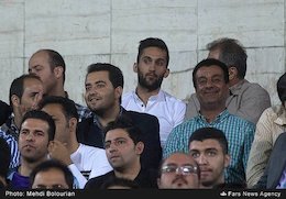 پیام صادقیان تماشاگر بازی پرسپولیس/عکس پیام صادقیان