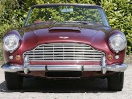 اتومبیل بازیگر بریتانیایی ۱.۵ میلیون پوند فروخته شد خودرو43