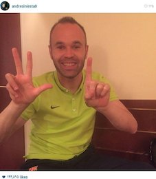 کریخوانی استقلالی بازیکن بارسلونا!+عکس اینیستا