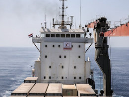 «کشتی نجات» به آبهای آزاد مقابل یمن رسید کشتی نجات