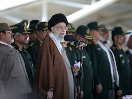 اجازه نمی دهم بیگانگان از دانشمندان و فرزندان عزیز ملت بازجویی کنند/ اجازه هیچگونه بازرسی از مراکز نظامی داده نمیشود/ مسؤولان باید پیام عظمت ملت ایران را در مذاکرات نشان دهند رهبری/1