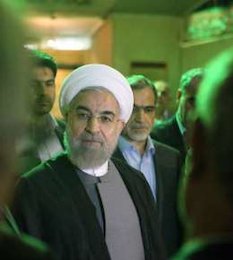 هفتهنامه کارگزاران: محبوبیت حسن روحانی به زیر ۵۰ درصد رسید  روحانی/2