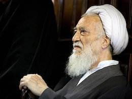 قبل از همه به آیات جنتی، یزدی و مصباح رای میدهم/مردم ضدانگلیسی رای بدهند/ در لیست هاشمی نبودم که حالا از آن خارج شوم موحدی کرمانی