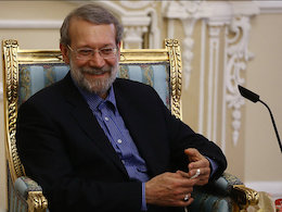 فرش قرمز اصلاحطلبان که "درّ غلتان"را از لاریجانی می گیرد لاریجانی