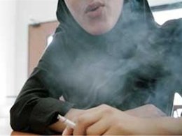موج تکاندهنده مصرف سیگار و قلیان در زنان/ اغفال دختران جوان با ژست استقلالطلبی سیگار کشیدن زنان 43