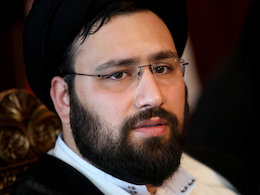 مردم از فسادها ناراحتند/ مسائل ملی را سیاسی نکنیم سید علی خمینی