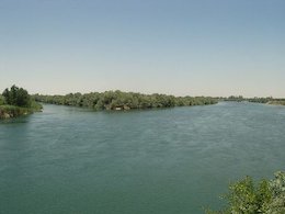 داعش آب فرات را قطع میکند؟+تصاویر  فرات