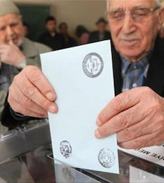 شکست حزب حاکم در انتخابات ترکیه /داوود اوغلو: حزب عدالت و توسعه از انتخابات درس گرفت انتخابات ترکیه