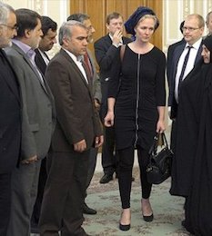 آیا نماینده پارلمان اروپا عمدا در تهران "ساپورت" پوشید؟ نماینده اروپا/2