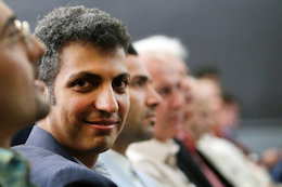 فرار فردوسیپور با آمبولانس!+عکس  کتاب فردوسی پور