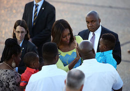 سفر مجردی همسر و دختران اوباما به اروپا +تصاویر همسر اوباما